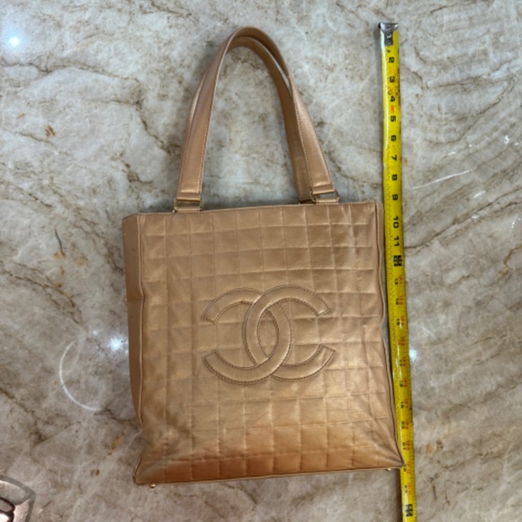CHANEL GOLD TOTE - Picture 14 of 14